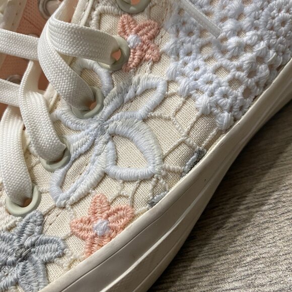 Converse Chuck Taylor All Star Butterfly Crochet Low Top Sneaker 7.5 - Picture 4 of 11